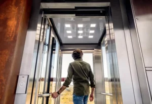 Modern Glass Elevator1